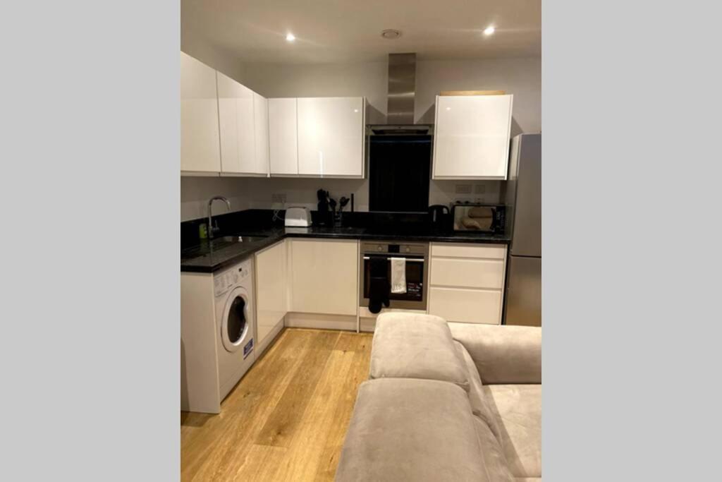 Luxury 1 Bedroom Apartment With Netflix & Parking 博勒姆伍德 外观 照片