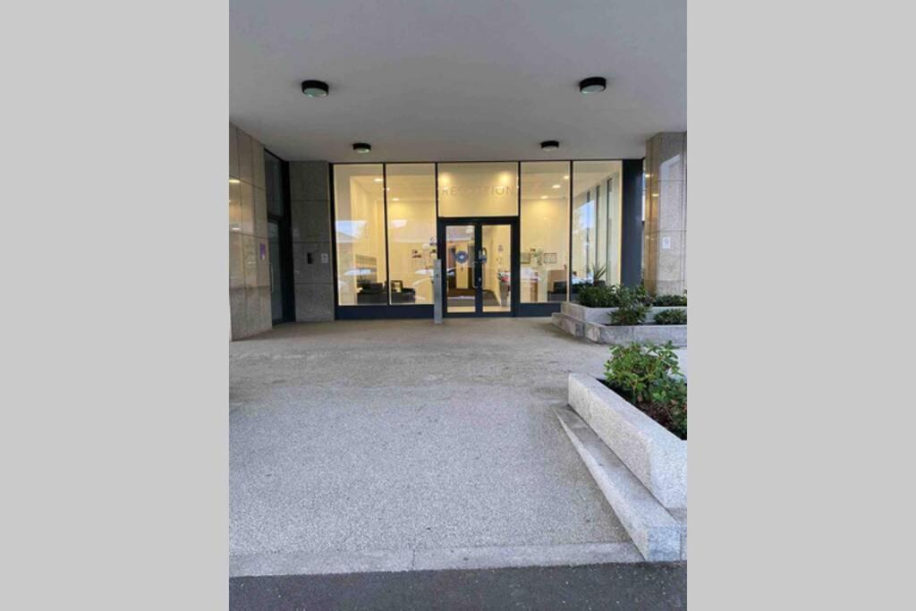 Luxury 1 Bedroom Apartment With Netflix & Parking 博勒姆伍德 外观 照片